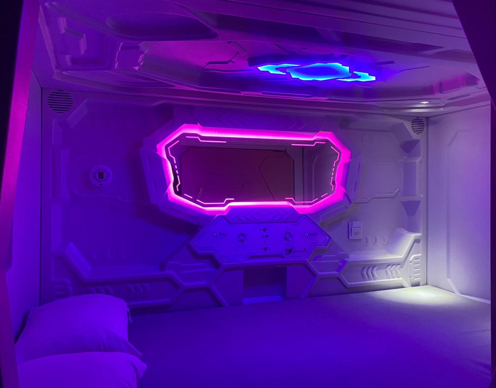 Mermaid Space Capsule Hostel Palermo, Palermo